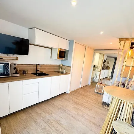 Savane- Cosy Avec Parking Terrasse & Clim 200m Διαμέρισμα