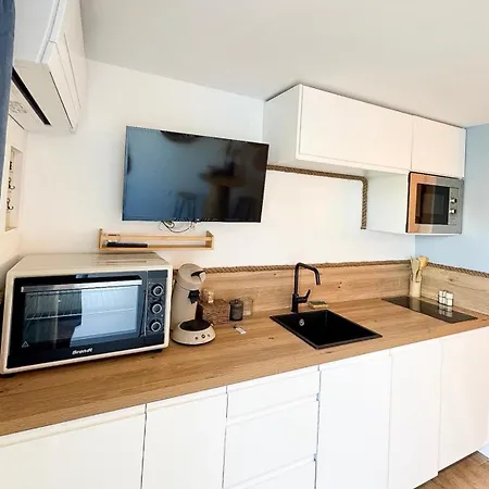 Διαμέρισμα Savane- Cosy Avec Parking Terrasse & Clim 200m *